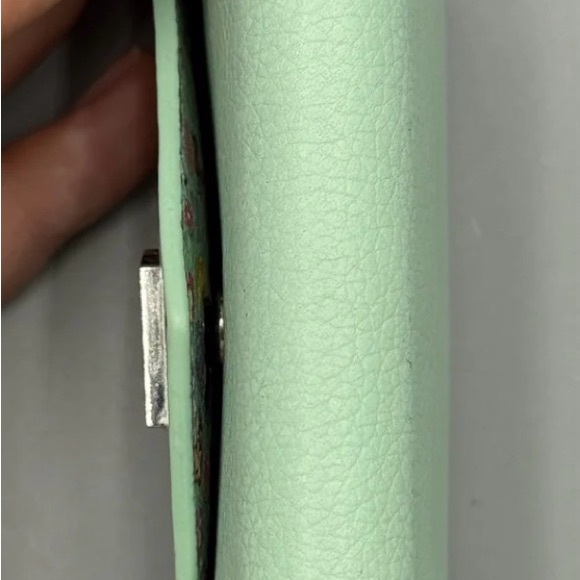 Louis Vuitton Mini Lockme Menthe Microchipped Wallet full inclusion - Picture 5 of 17